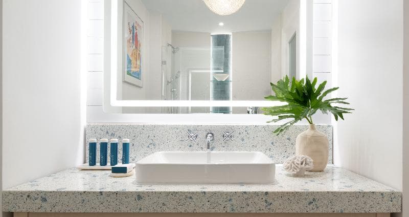 Luxury, Bay/Ocean View — image 1 of 2