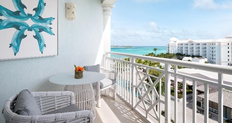 Honeymoon Suite, Bay/Ocean View, Club Lounge Access — image 1 of 3