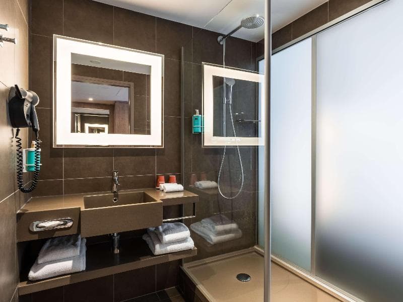 Double Standard Room With A Queen-Size Bed — image 1 of 20