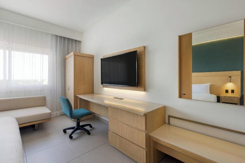 1 King Bed, Guest Room — image 1 sur 15