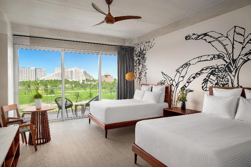 Junior Deluxe Suite, Double, Golf View — image 1 sur 2