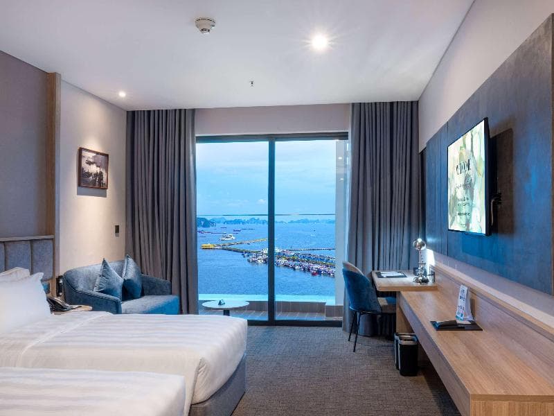 Deluxe Ocean, 2 Twin, Ocean View — image 1 of 2