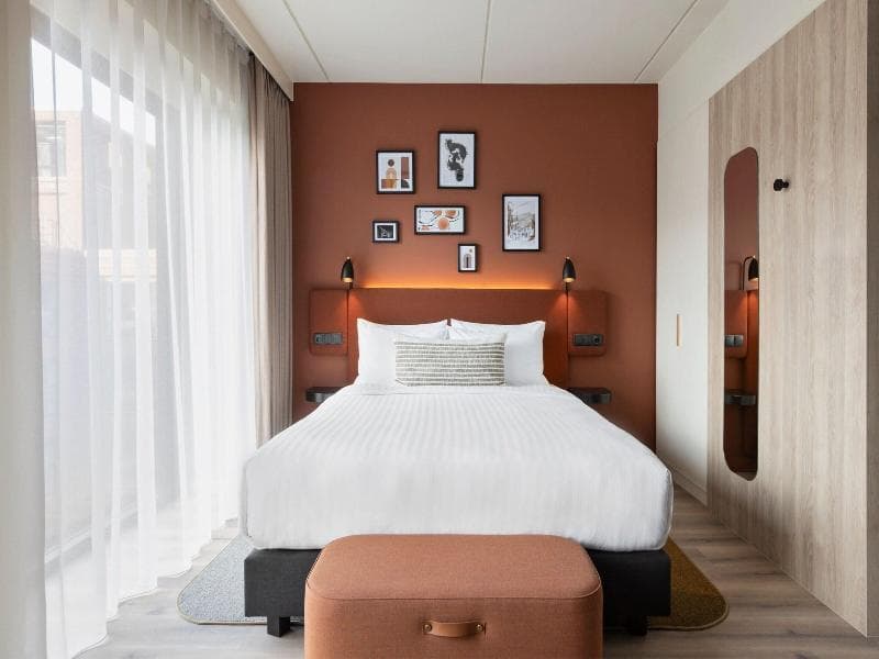 Family Studio, Queen and Sofa Bed, Courtyard View — image 1 sur 13