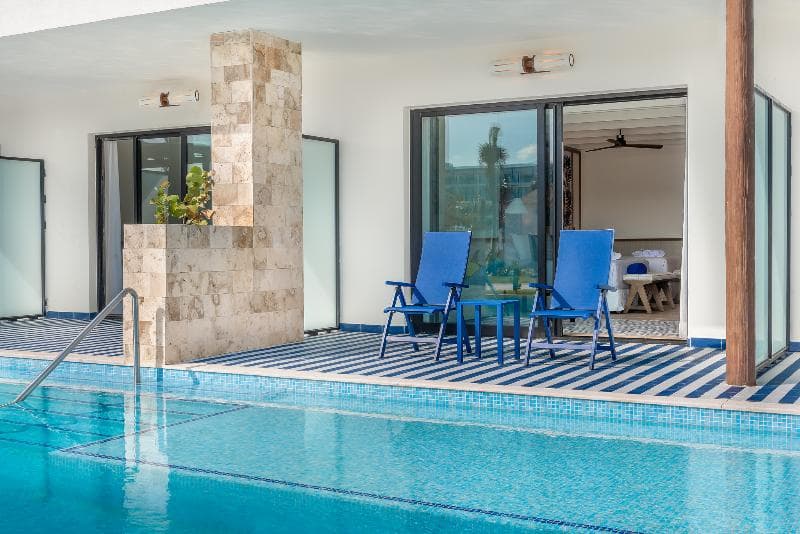 Junior Suite Swim Up — image 1 of 5