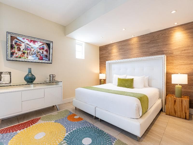 Junior Suite, Queen — image 1 of 8