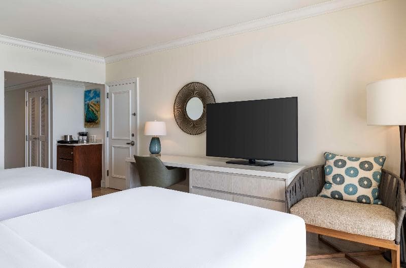 OCEAN VIEW 2 DOUBLE BEDS WITH BALCONY — image 1 of 7