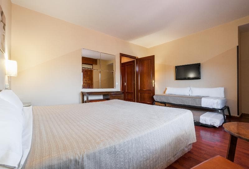 Triple Room — image 1 of 3