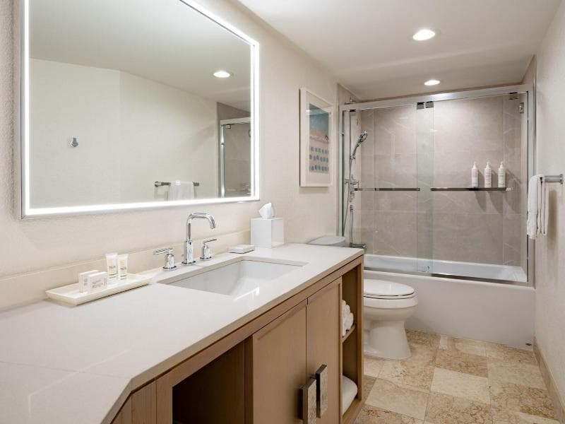 Room - 2 Queen, view, Balcony — image 1 of 3
