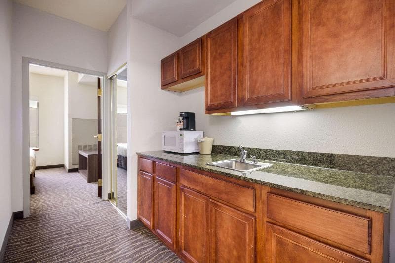 Suite, King — image 1 of 13