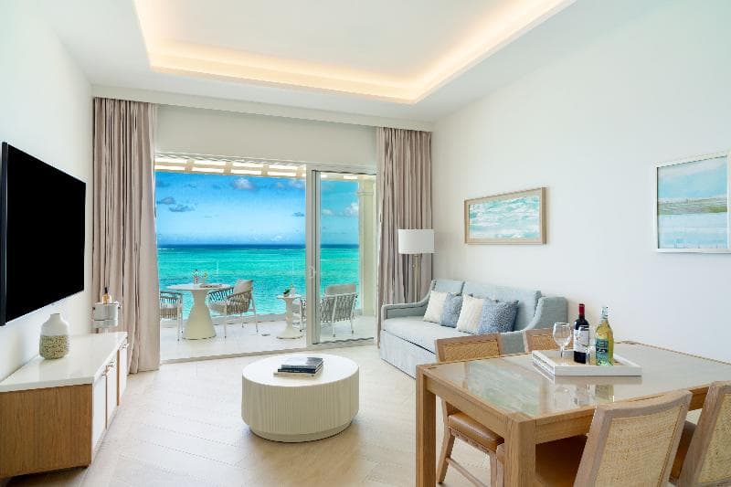 Junior Suite, 1 Bedroom, Beachfront — image 1 of 2