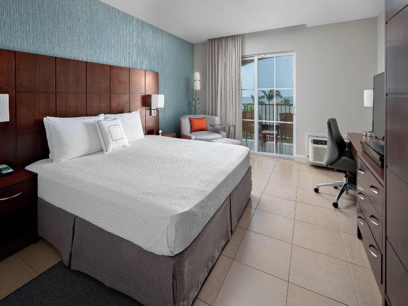1 King Bed, Guest Room — image 1 sur 9