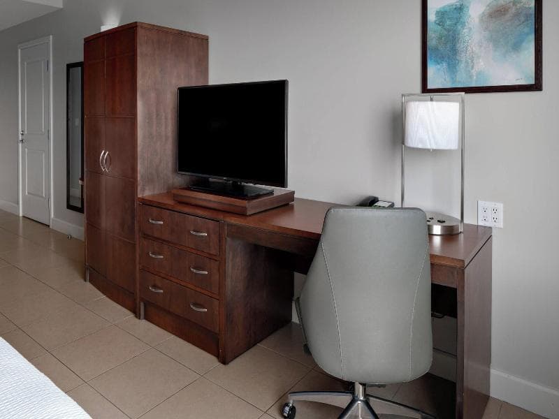 Superior, King, Balcony — image 1 sur 7