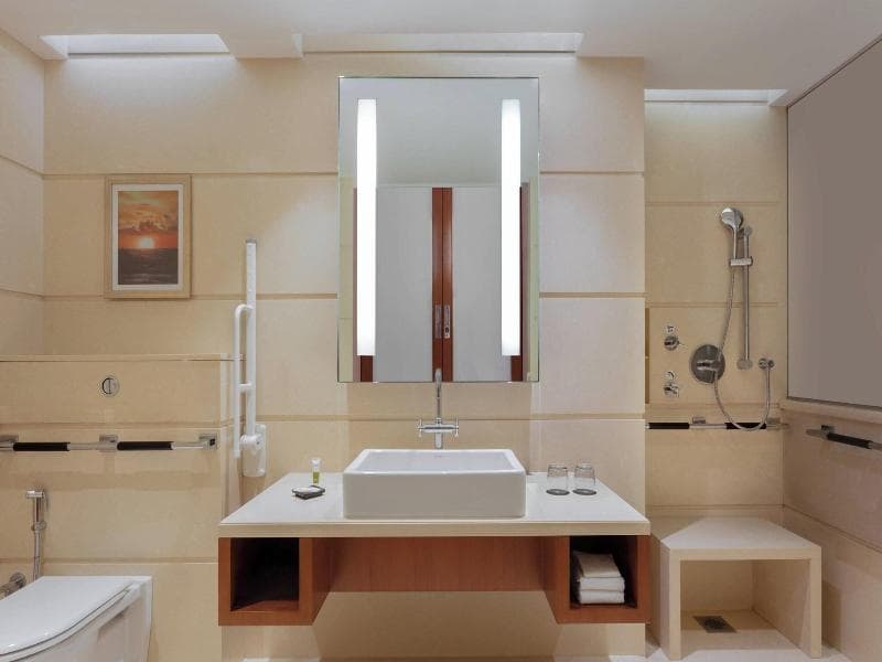Executive, 2 Twin — image 1 of 28