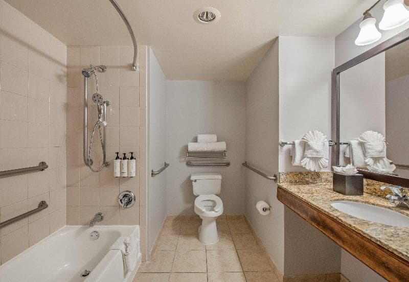 Standard, 2 Queen, Accessible, Balcony — image 1 sur 2