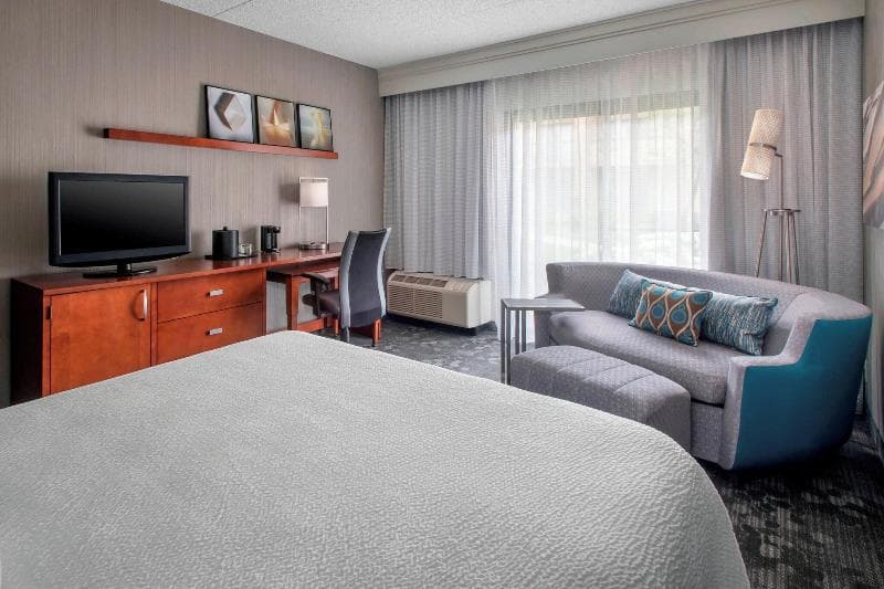 Guest Room, 1 King — image 1 sur 4