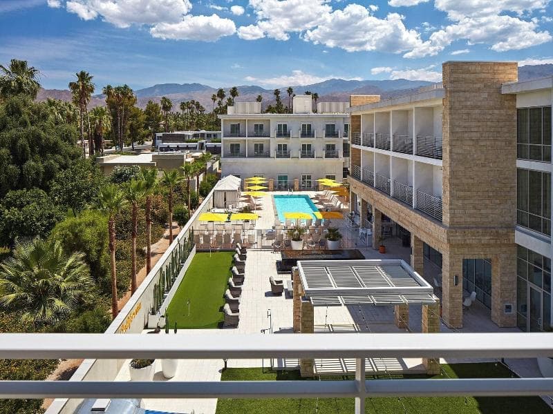 Premier, King, Accessible, Mountain View β image 1 of 9