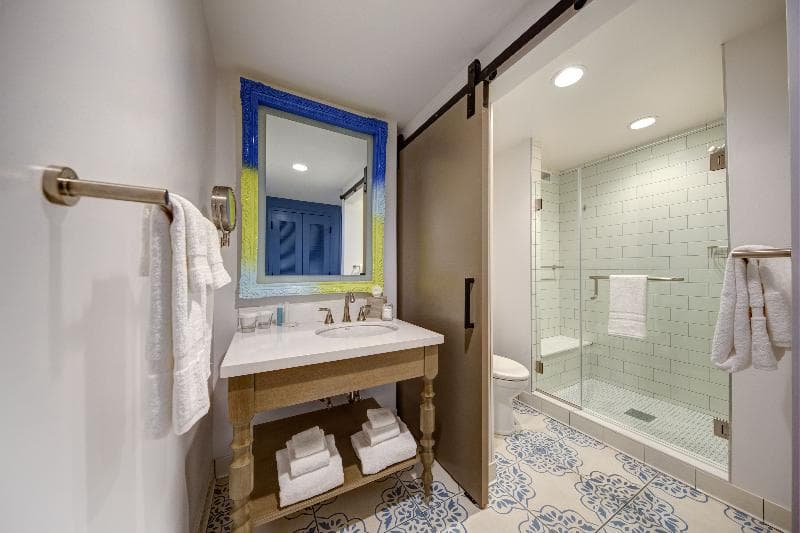 Standard 2 Queen Beds — image 1 of 2