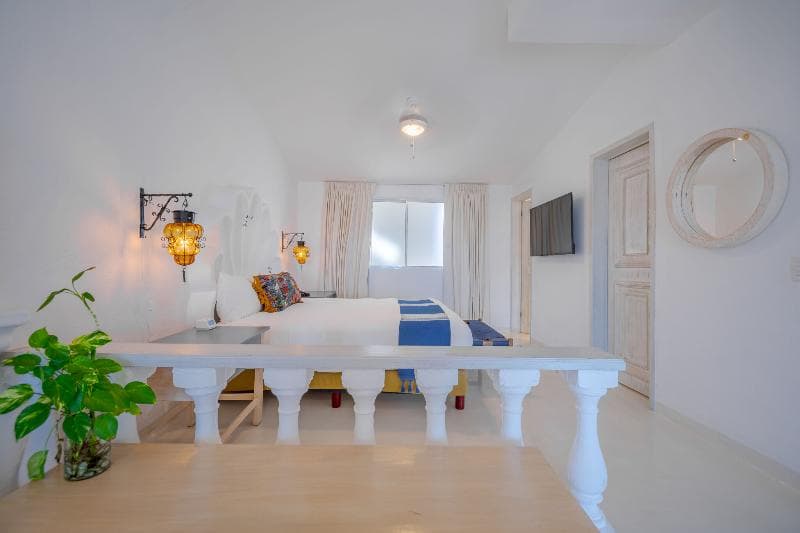 1 Bedroom, Oceanfront — image 1 sur 6