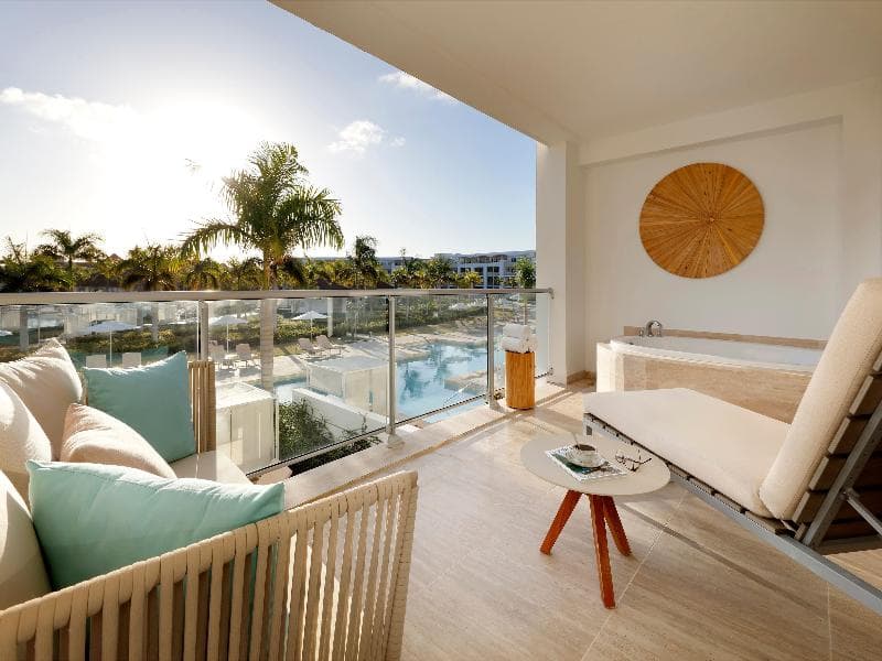 Suite — image 1 of 9