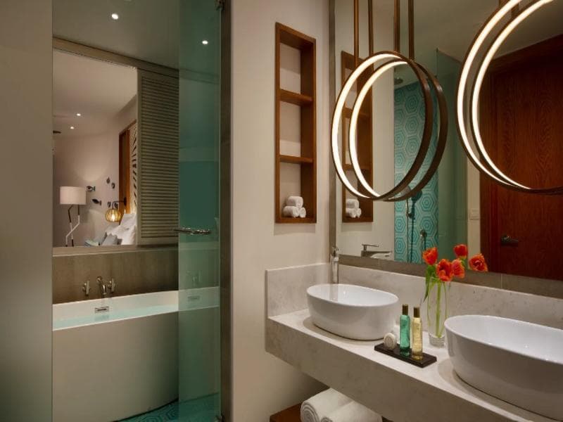 Junior Suite Partial Ocean View Double Beds — image 1 sur 3