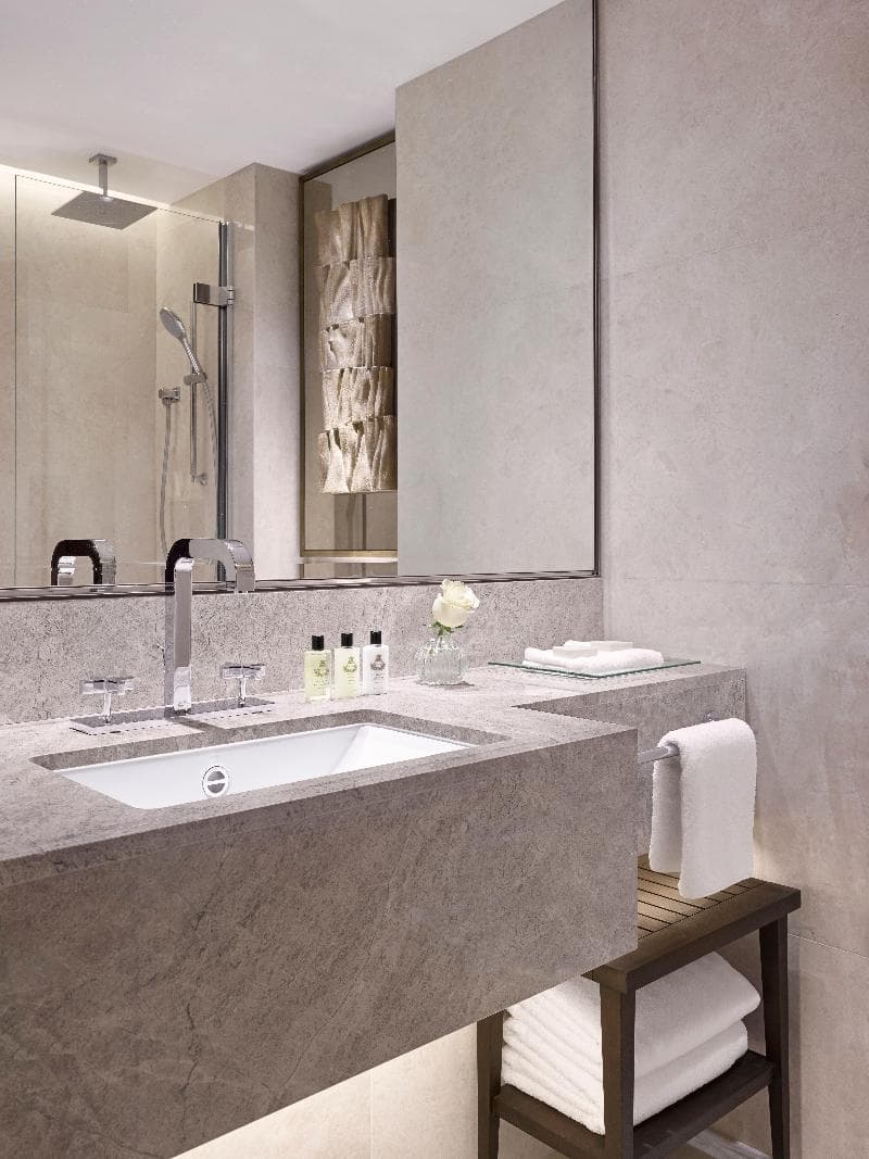 Classic, King, Mayfairfloor — image 1 of 5