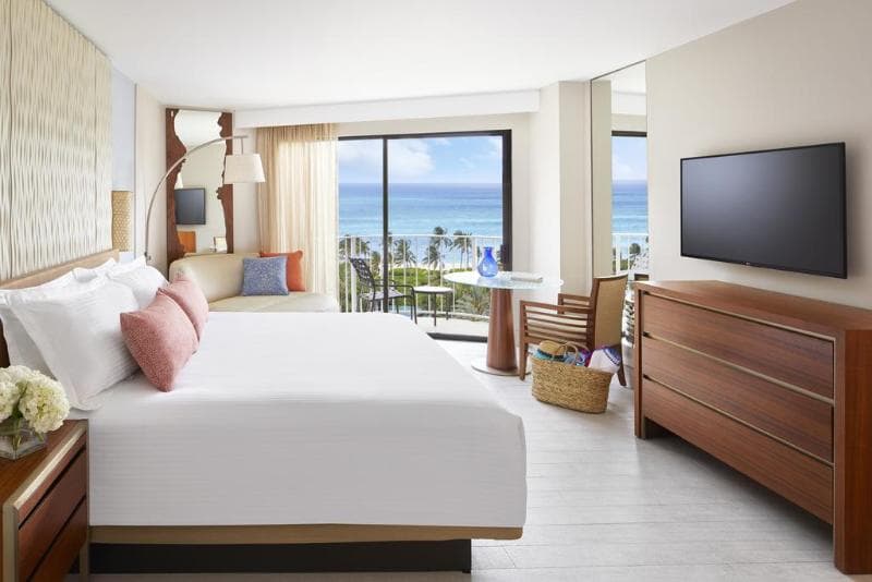 King Room, Water View β image 1 of 1