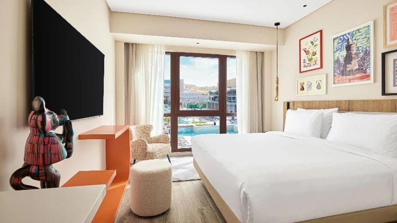 King Room, Pool View β image 1 of 4