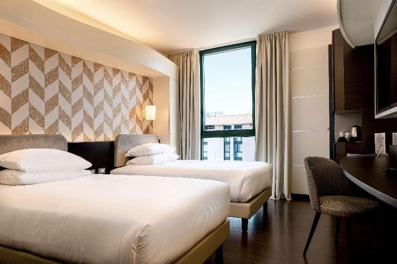 Guest Room, Twin β image 1 of 7