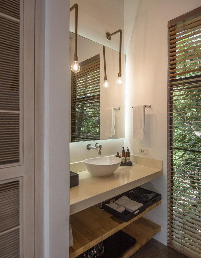 East Bungalow King — image 1 sur 10