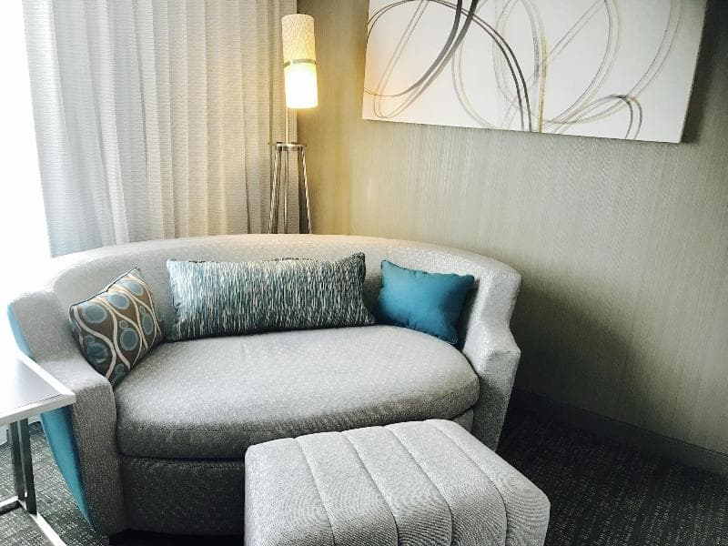 1 King and 1 Sofa Bed Room, Accessible — image 1 sur 5