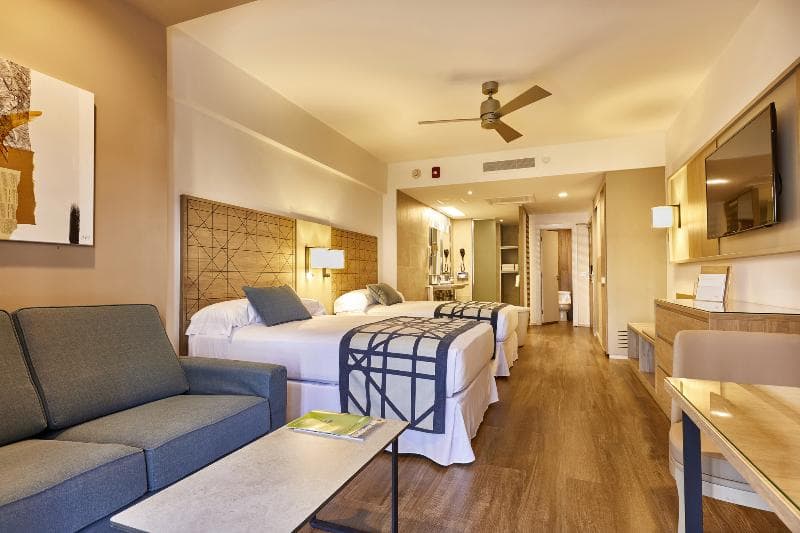 Junior Suite, Tropical View β image 1 of 1