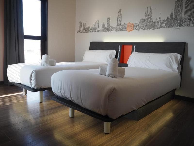 Twin Room, Accessible, With Window β image 1 of 1